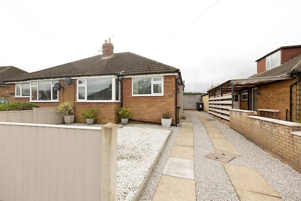 Woodfield Road - Two Bed In Harrogate With Cosy Living Room Fire. Großbritannien