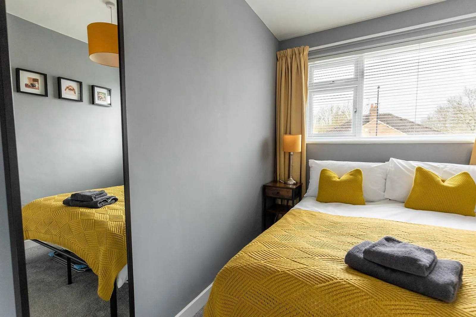 Woodfield Road - Two Bed In Harrogate With Cosy Living Room Fire. 0*,  Großbritannien