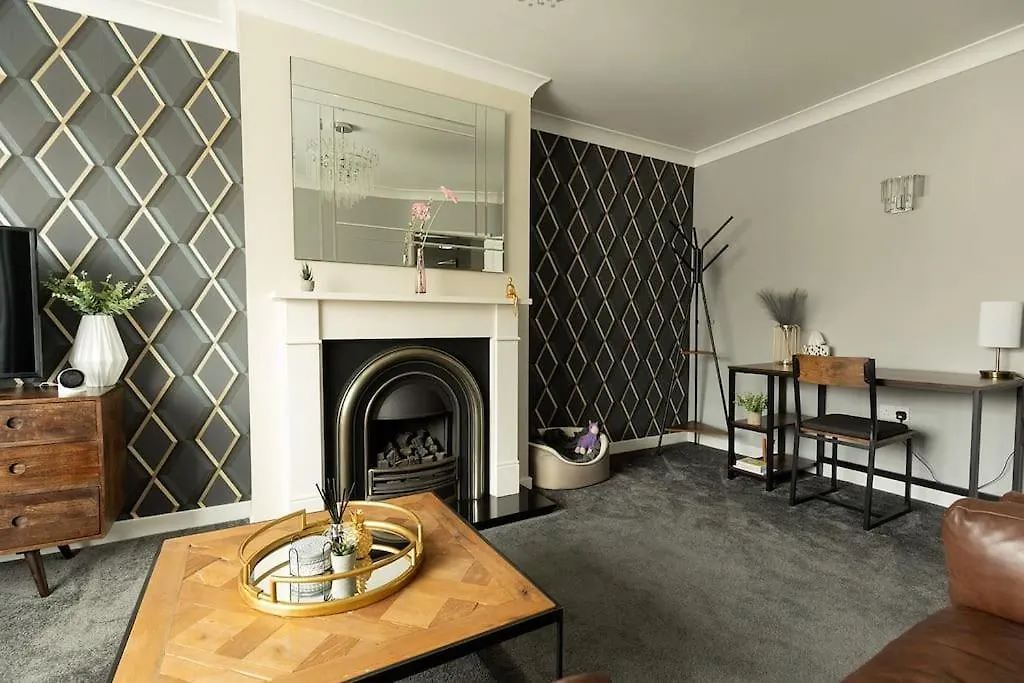 Woodfield Road - Two Bed In Harrogate With Cosy Living Room Fire.